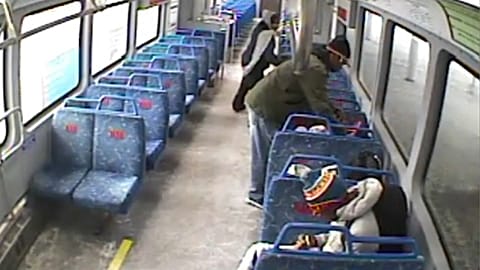 East Cleveland: Vater raucht und vergisst sein Baby im Zug