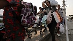 Exército venezuelano bloqueia ponte com a Colômbia e ajuda humanitária
