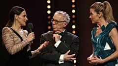 A presidente do júri Juliete Binoche com Dieter Kosslick e Anke Angelke