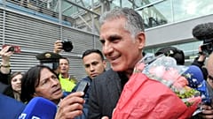 Carlos Queiroz à chegada ao aeroporto El Dorado, em Bogotá 
