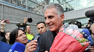 Carlos Queiroz à chegada ao aeroporto El Dorado, em Bogotá 