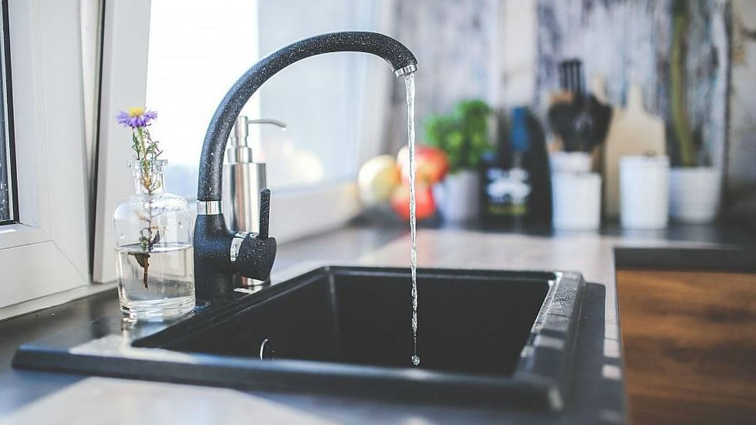 Southwestern German region goes through contamination scare after tap water turned blue