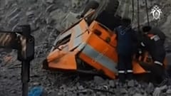 В Кемеровской области упал с обрыва автобус с шахтерами