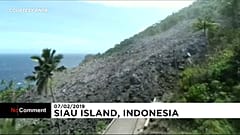 Le volcan Karangetang en éruption