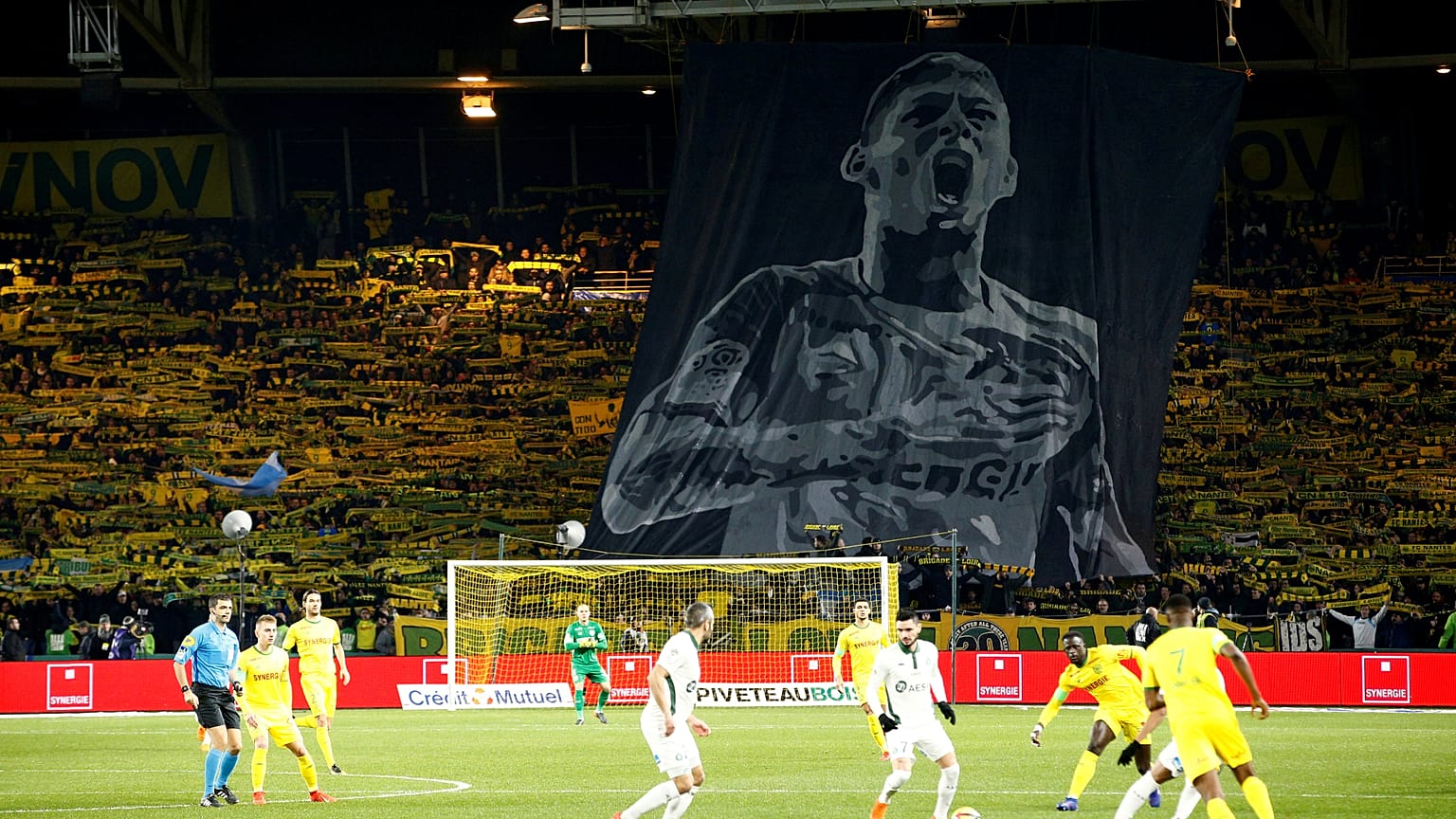 Il mondo del calcio piange Sala