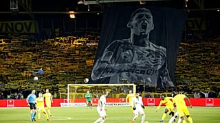 Emiliano Salát gyászolja a futballvilág