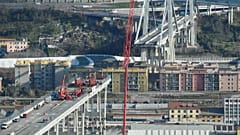 Restos da Ponte Morandi estão a ser demolidos para dar lugar a novo viaduto