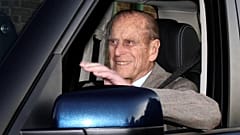 El duque de Edimburgo renuncia a su carnet de conducir
