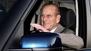 El duque de Edimburgo renuncia a su carnet de conducir