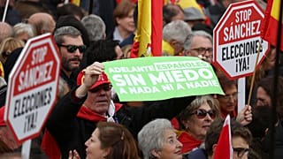 Δεκάδες χιλιάδες στους δρόμους κατά της κυβέρνησης Σάντσεθ