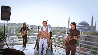İhraç edilen rockçı imam belediye başkanlığına adaylığını koydu