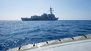 ABD savaş gemileri tartışmalı bölgede
