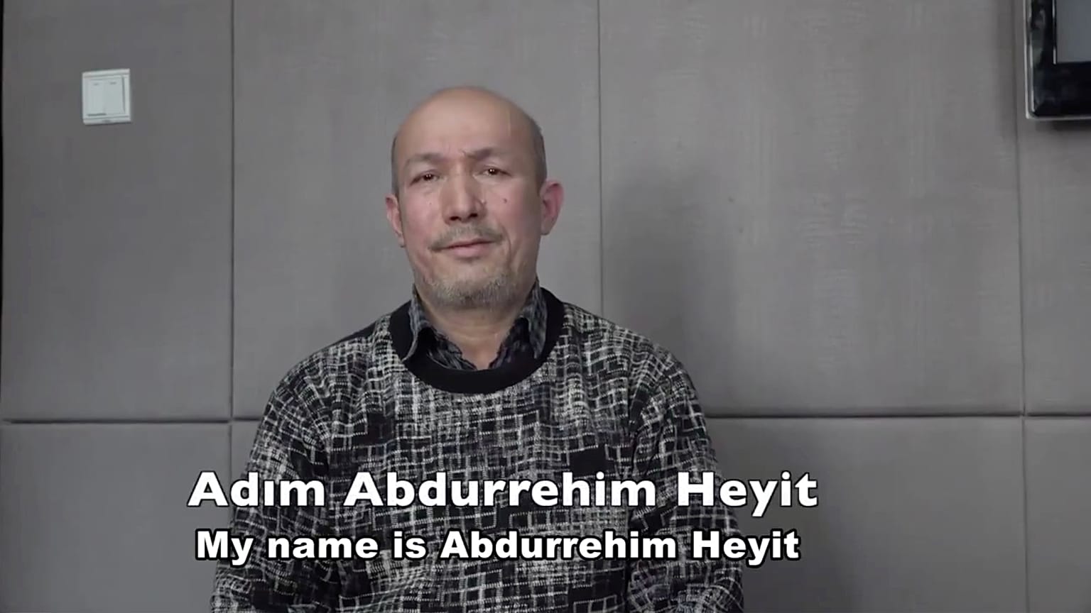China difunde un vídeo para negar en prisión del poeta uigur Abdurehim Heyit