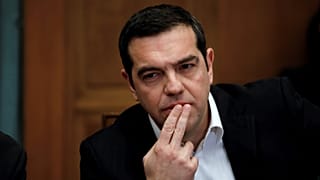 Reuters: Πώς ο Τσίπρας ελπίζει να λύσει τον γρίφο των εκλογών