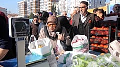 İstanbul Bağcılar Meydan'da tanzim satış noktası kuruldu. 