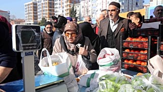 İstanbul Bağcılar Meydan'da tanzim satış noktası kuruldu.