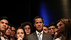 غوايدو وسط مناصريه