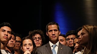 غوايدو وسط مناصريه