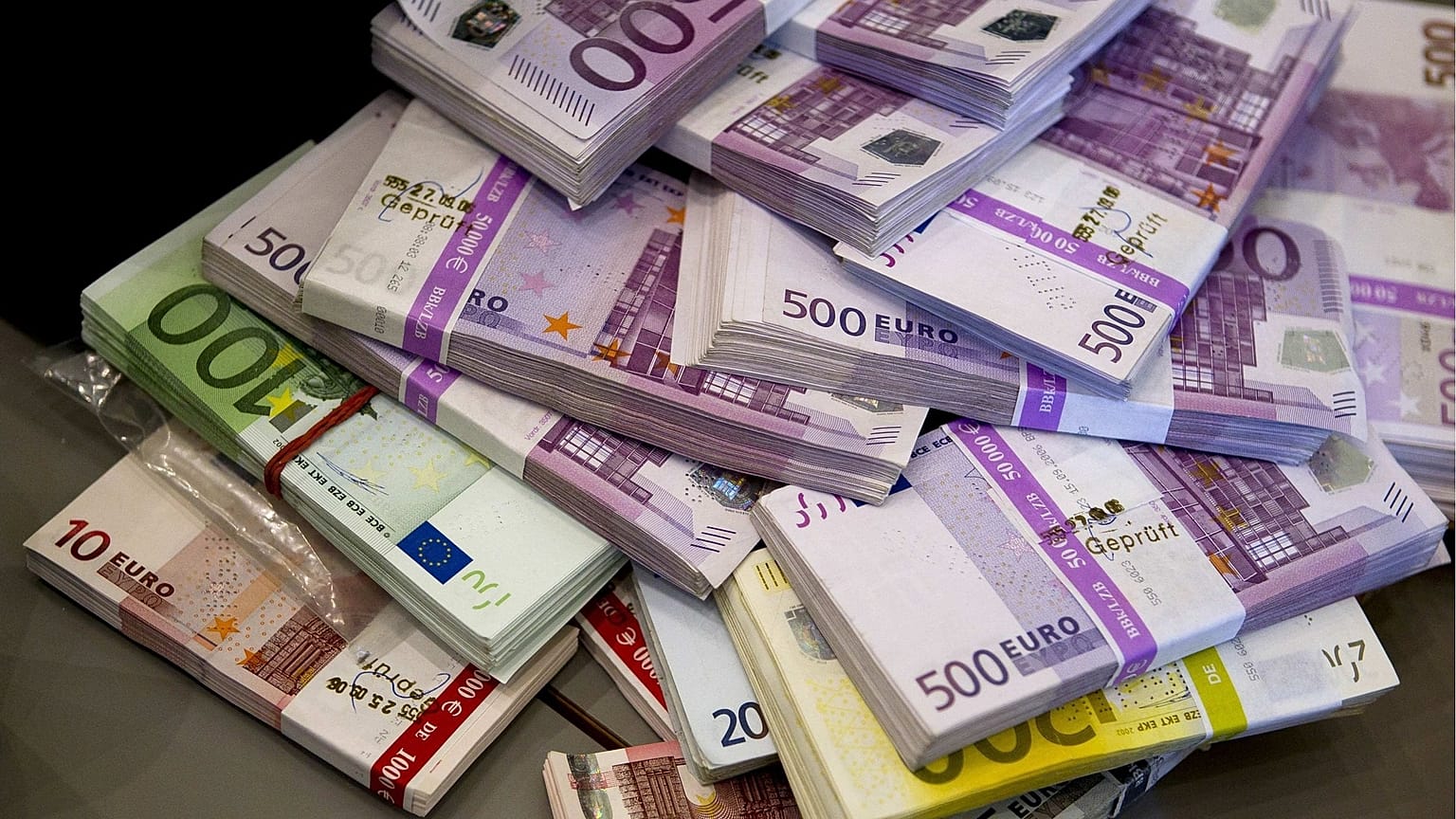 3 Mio Euro Beute: Hatte der Geldbote (27) Komplizen in der Unterwelt?