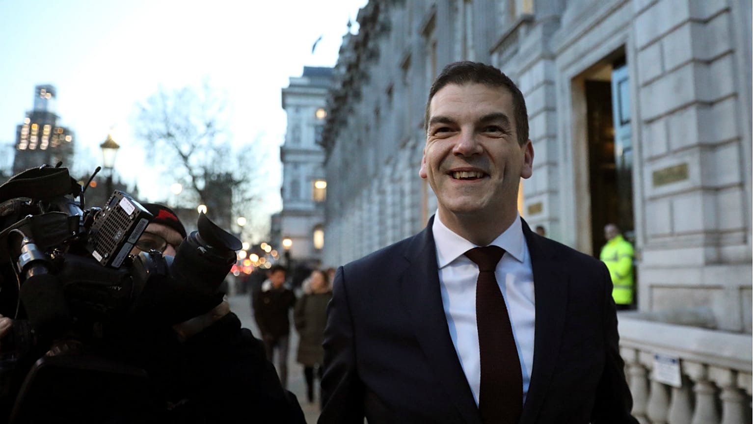 Brexit blab: Chief negotiator overheard in bar suggesting 'long delay' to Article 50
