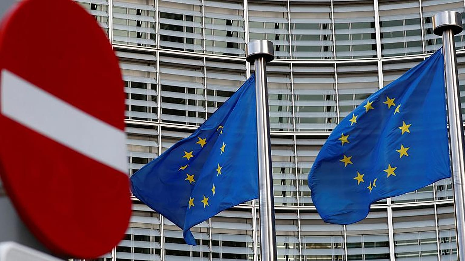 AB Komisyonu Suudi Arabistan'ı kara para aklama ile mücadelede başarısız ülkeler listesine ekledi
