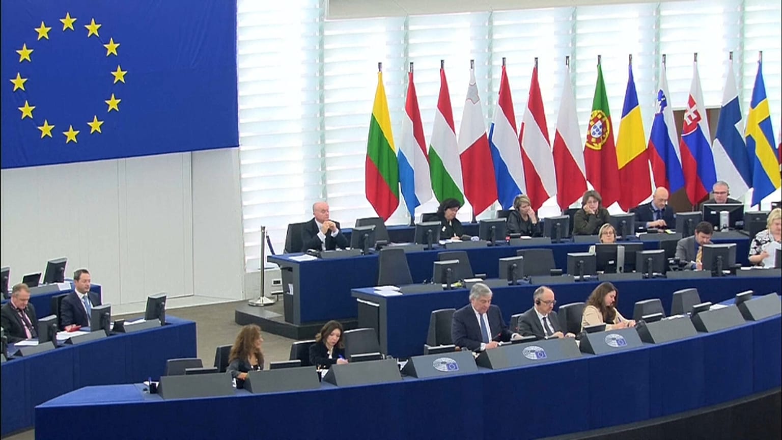 Verhofstadt vs Conte, le reazioni