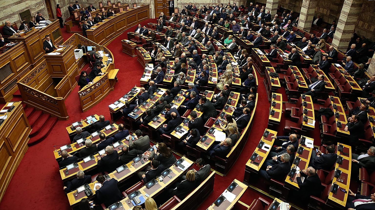Σε υψηλούς τόνους Τσίπρας-Μητσοτάκης για την Συνταγματική αναθεώρηση