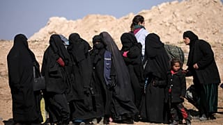مدنيون في منطقة الباغوز شرق سوريا