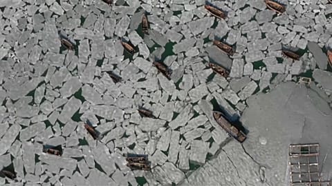 China: Hunderte Fischerboote liegen auf Eis 