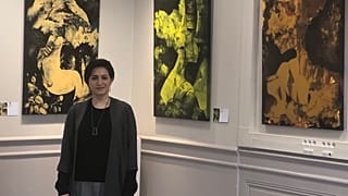 هنرمند ایرانی با «پایان شب سیه سپید است» به فرانسه آمد