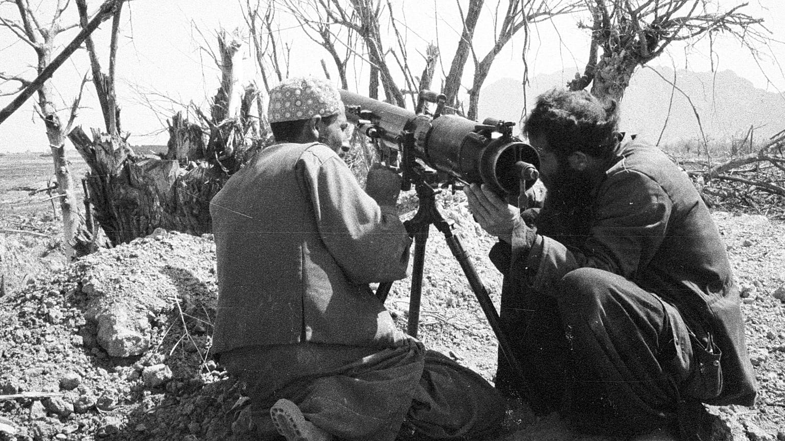 Kızıl Ordu'ya karşı savaşan Afgan gerillalar (1985)