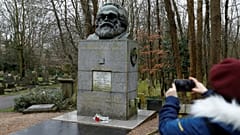 Alman filozof Karl Marx'ın mezarına son iki haftada 2'nci saldırı