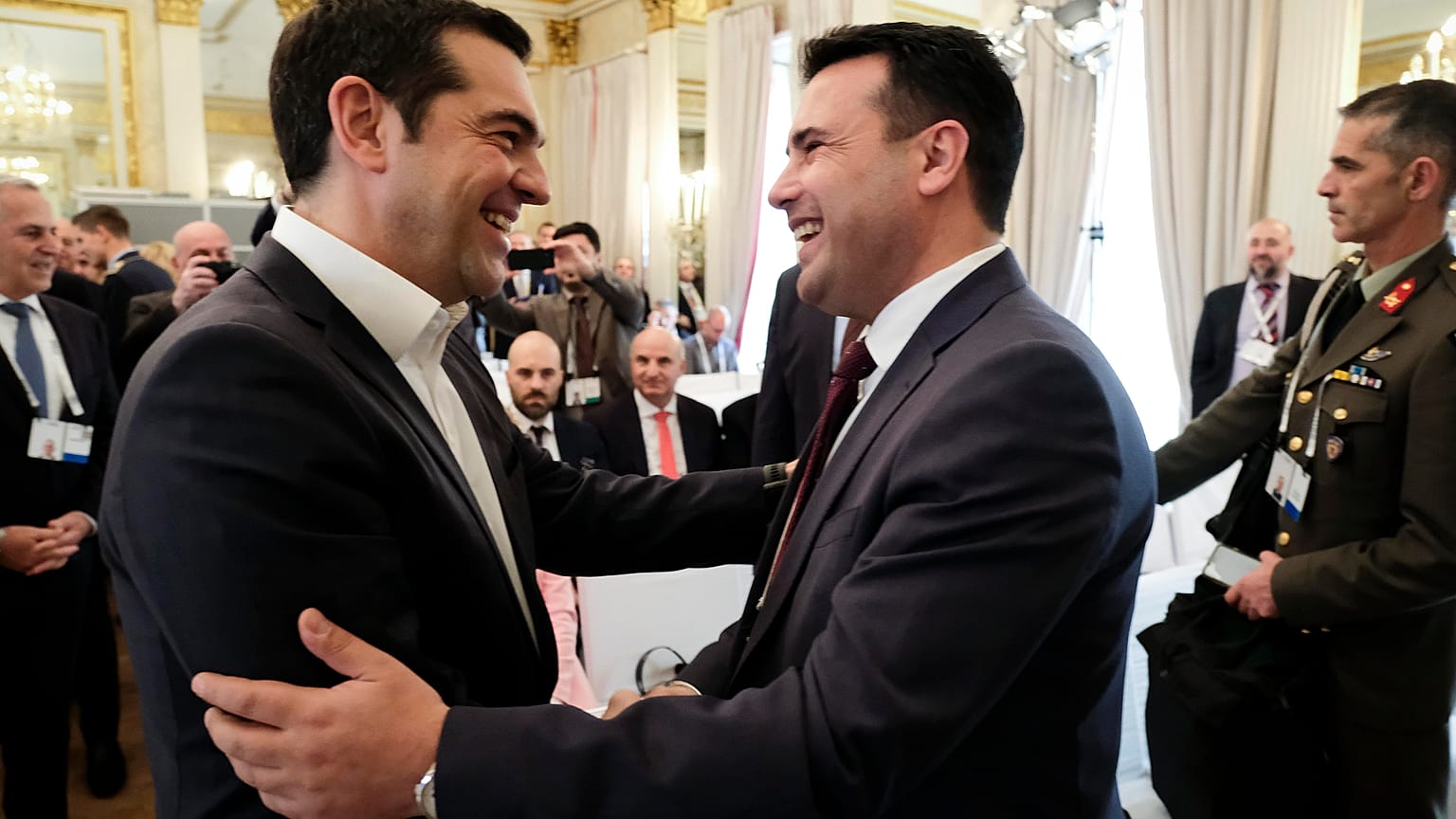 Αλέξης Τσίπρας και Ζόραν Ζάεφ έλαβαν το βραβείο Ewald von Kleist 
