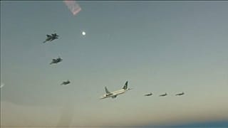 طائرات حربية تابعة للقوات الجوية الباكستانية مرافقة طائرة ولي العهد السعودي