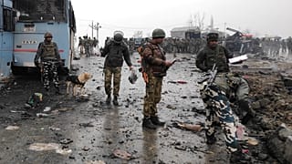 Keşmir gerilimi tırmanıyor: Pakistan Yeni Delhi büyükelçisini geri çağırdı