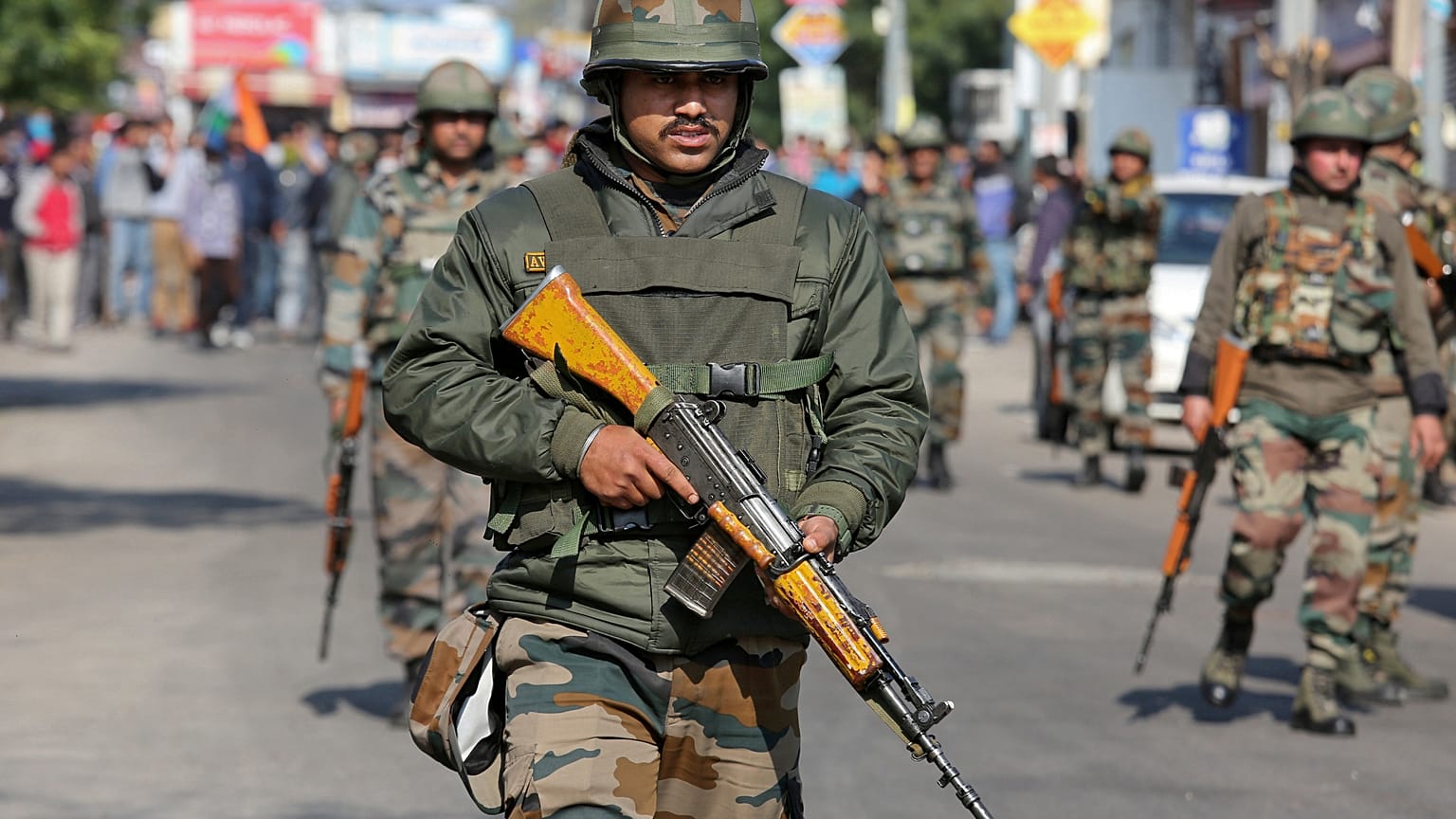 L' India richiama l' ambasciatore in Pakistan