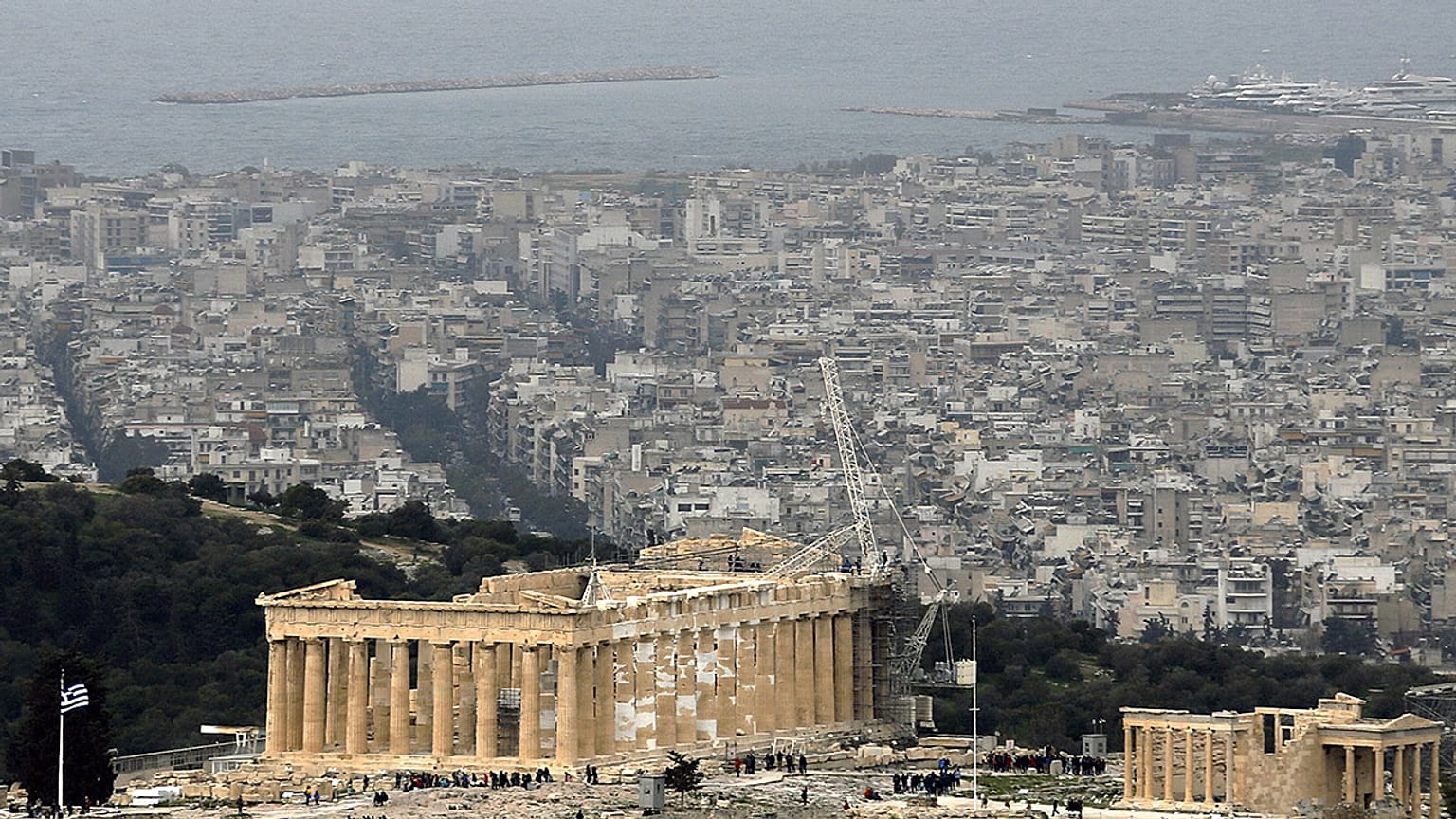 Airbnb: Τα ενοίκια εκτοξεύονται, οι κάτοικοι «εκδιώκονται», οι γειτονιές ερημώνουν