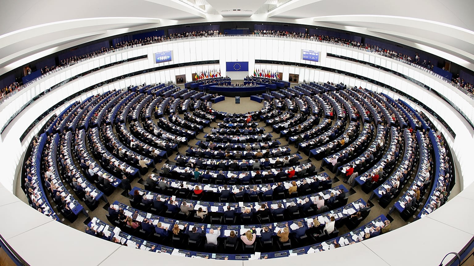 Un stage au Parlement européen qui pose question 