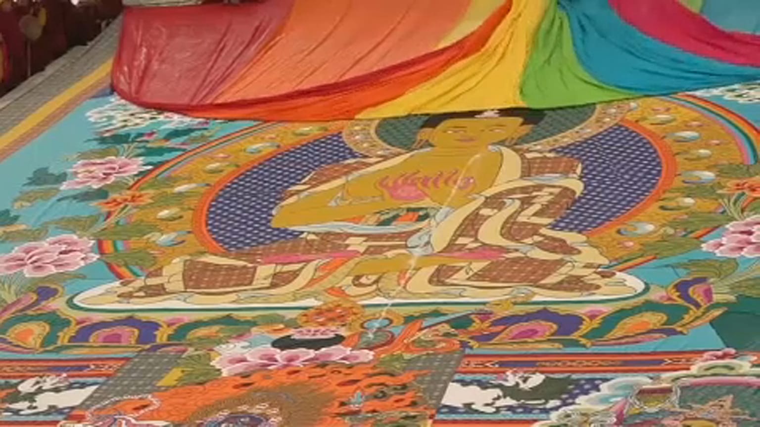 Óriási festményt mutattak be egy kínai buddhista fesztiválon