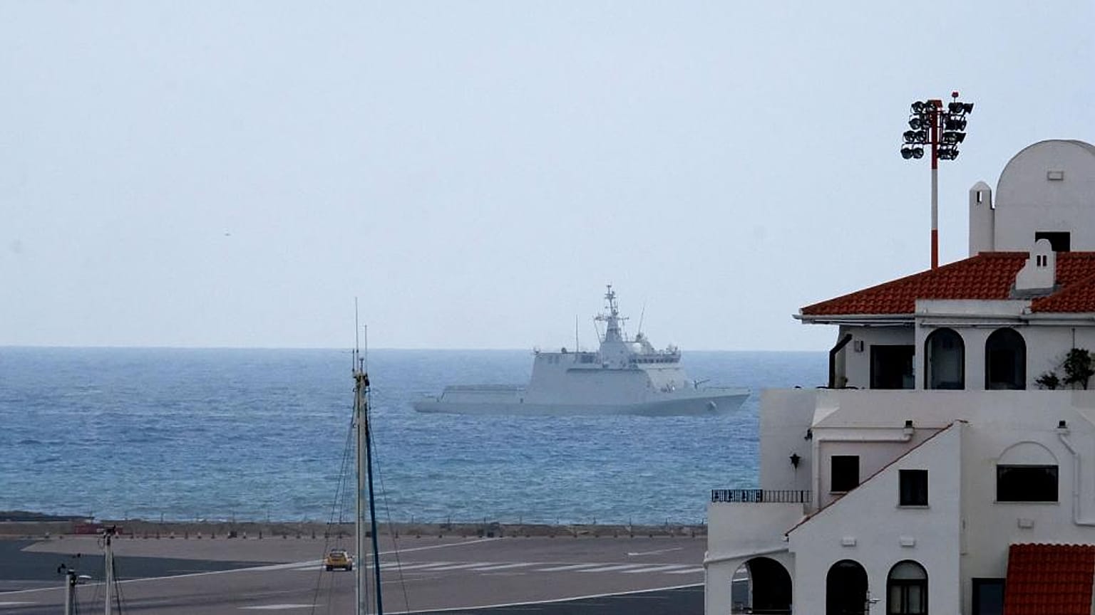 Gibraltar denuncia la incursión de un buque de la Armada que España niega