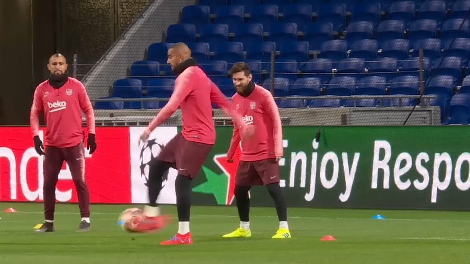 El FC Barcelona visita al Olympique de Lyon en la Liga de Campeones