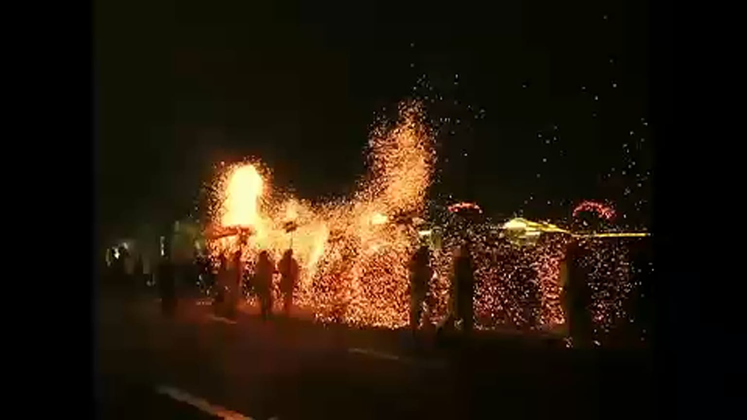 شاهد مهرجان فوانيس الربيع الصيني.. حكايةُ بهجةٍ وفرح 