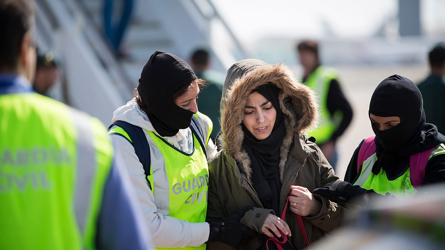 Autoridades españolas arrestaron a mujer marroquí en Barcelona, marzo 2015.