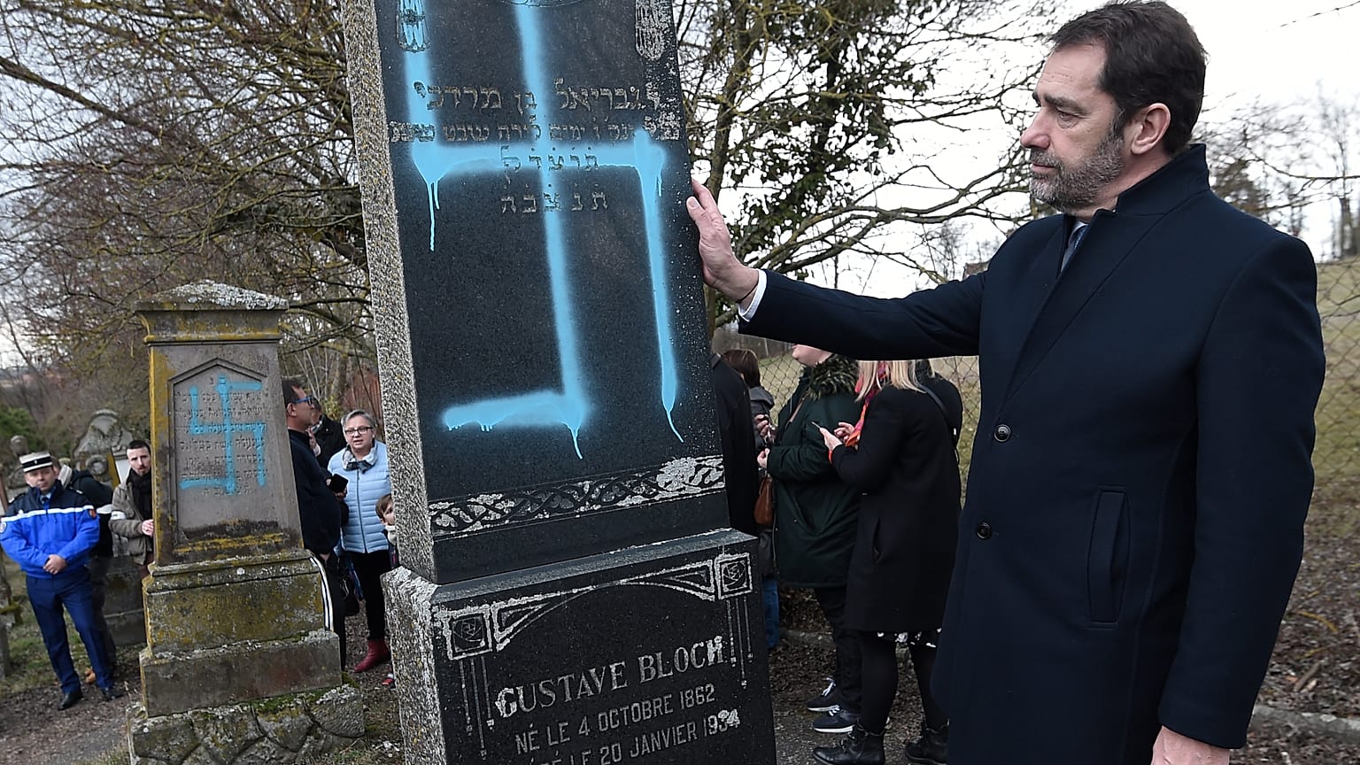 Nach Grabschändung: Macron will Antisemitismus entschlossen bekämpfen