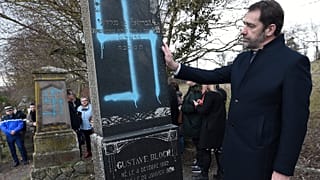 Nach Grabschändung: Macron will Antisemitismus entschlossen bekämpfen