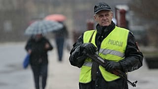 مامور پلیس در شهر برادینا در بوسنی