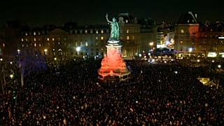 Francia: una marcia notturna per combattere l'antisemitismo