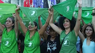 Argentina: 'bandane verdi' pro-aborto in protesta