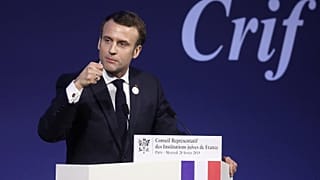 Macron promet des "actes" à la communauté juive
