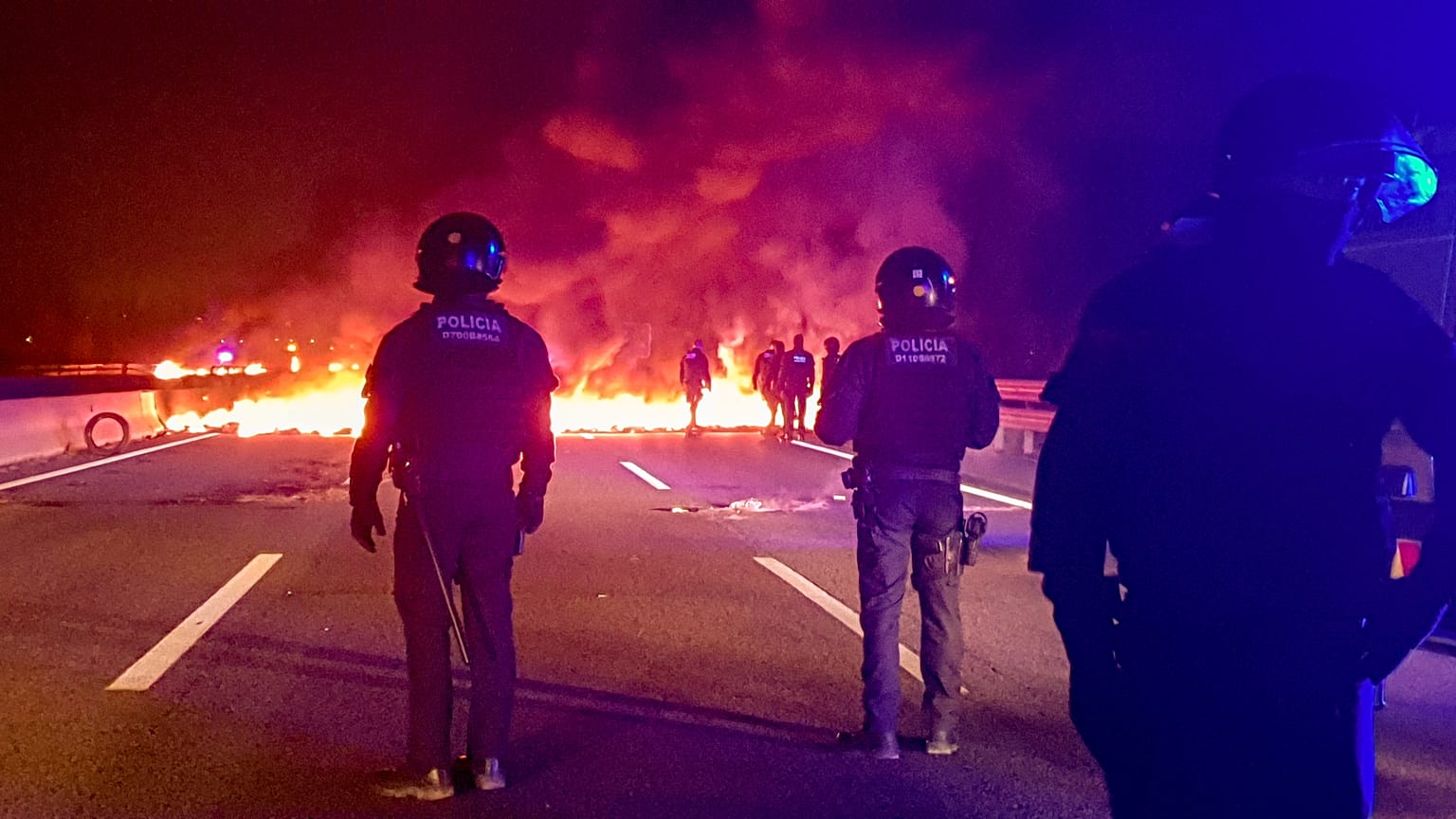 Αποκλεισμοί δρόμων από Καταλανούς αυτονομιστές 